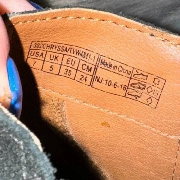 VIONIC Chryssa Peep Toe Booties Boots Black Suede Size 7 EUC Fall Shoes Comfy - Picture 10 of 10